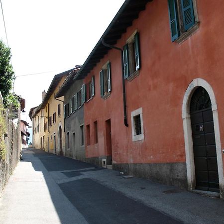 Charming B&B And Osteria La Crisalide Meride Exterior foto