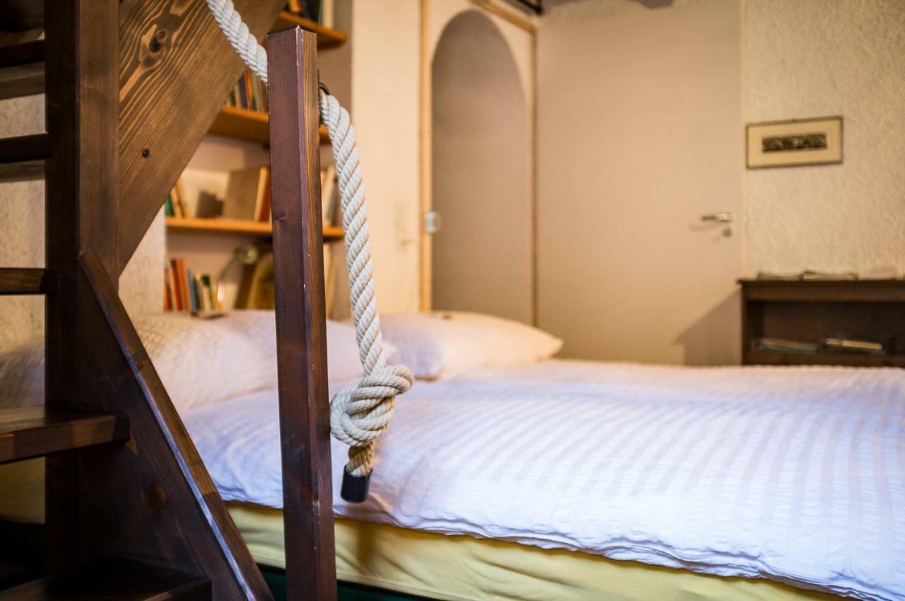 Charming B&B And Osteria La Crisalide Meride Exterior foto